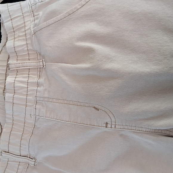 VIP Women's Beige Cargo Pants Size 9/29 - Picture 4 of 10